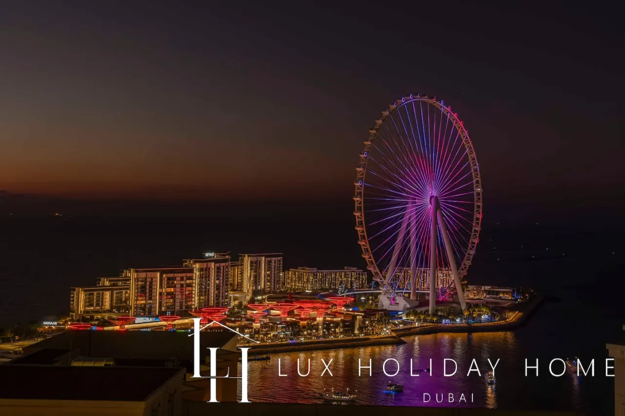 LUX The Dubai Eye Sea View Suite 20