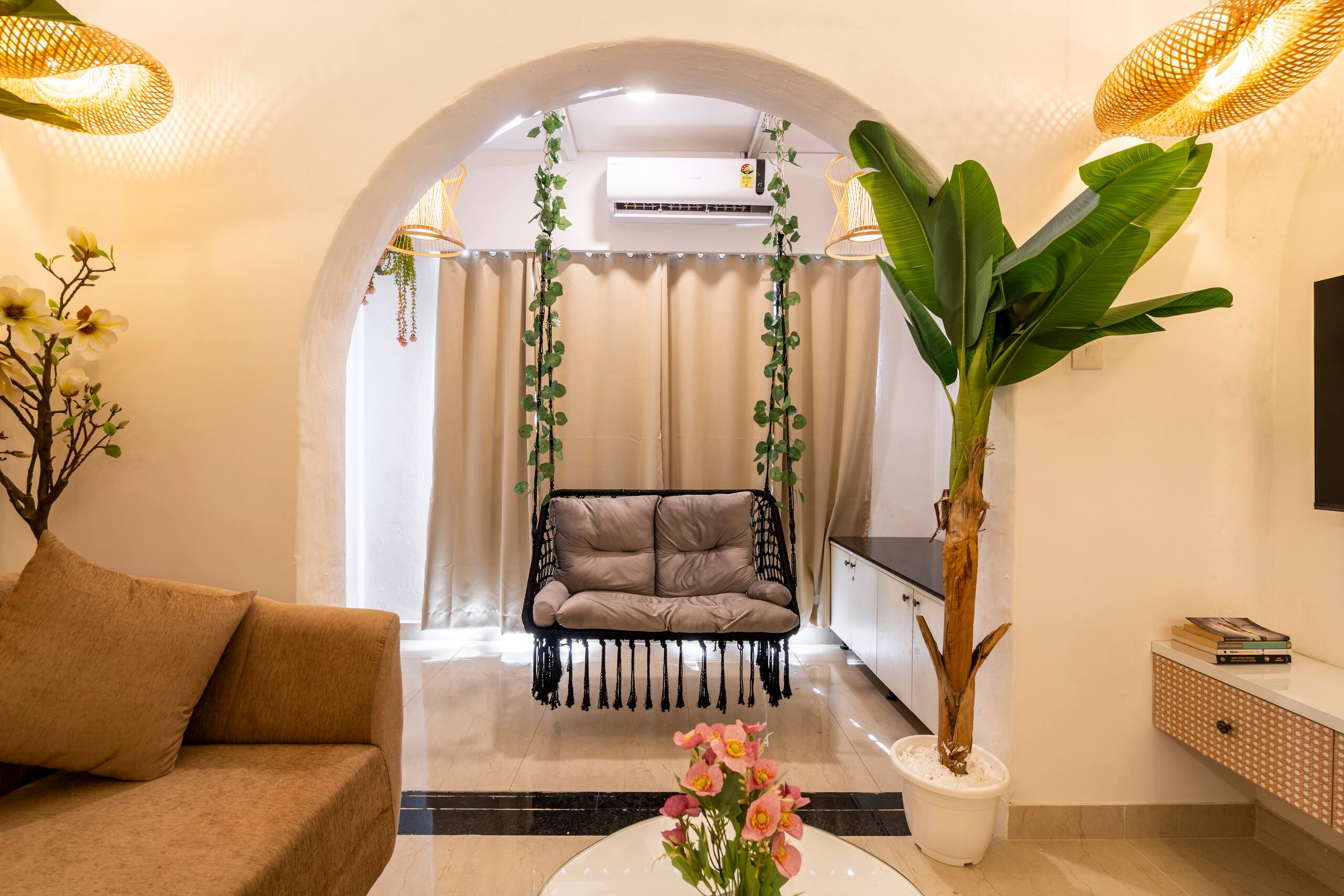 Luxurious Boho Family Suite|Indoor Pool|Near Beach 12