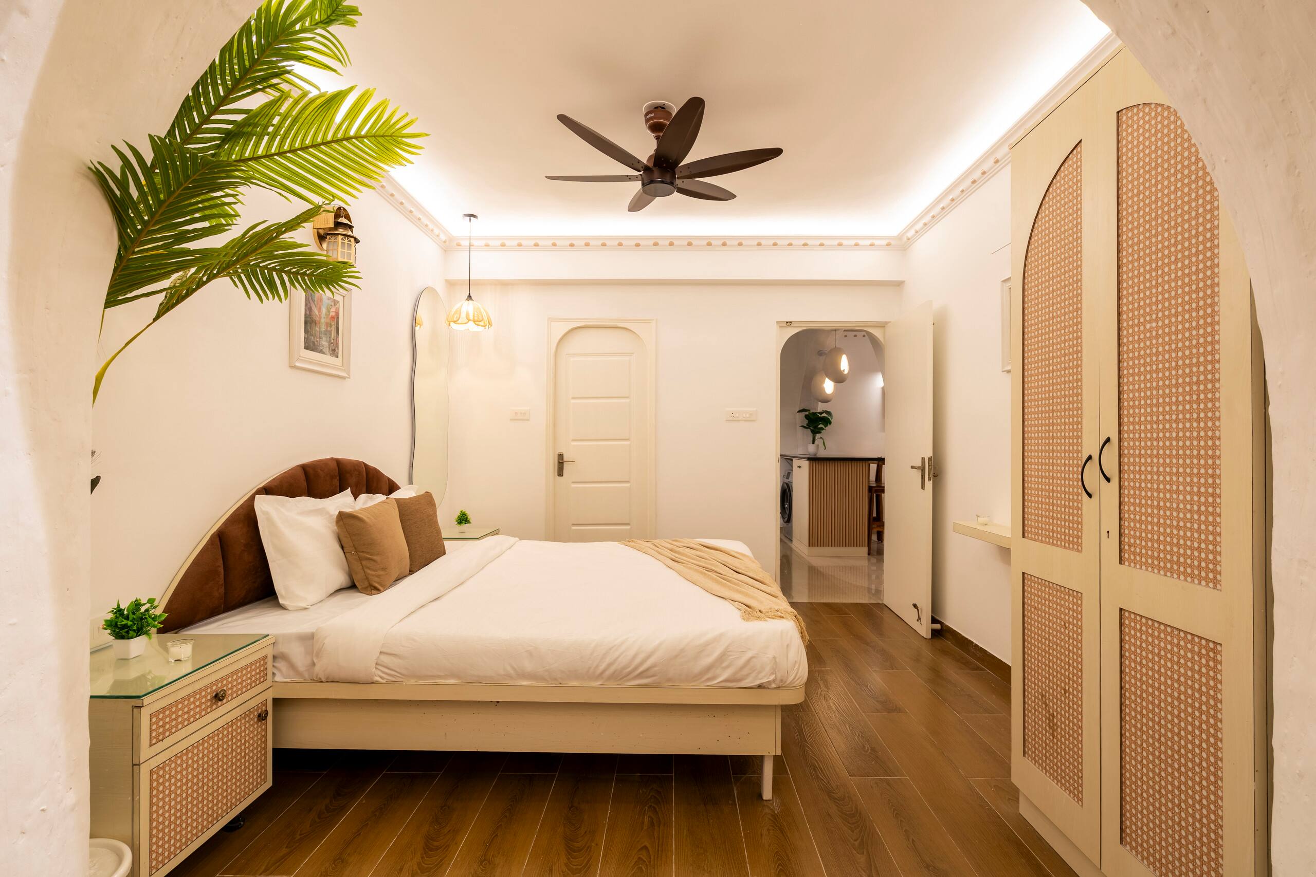 Luxurious Boho Family Suite|Indoor Pool|Near Beach 27