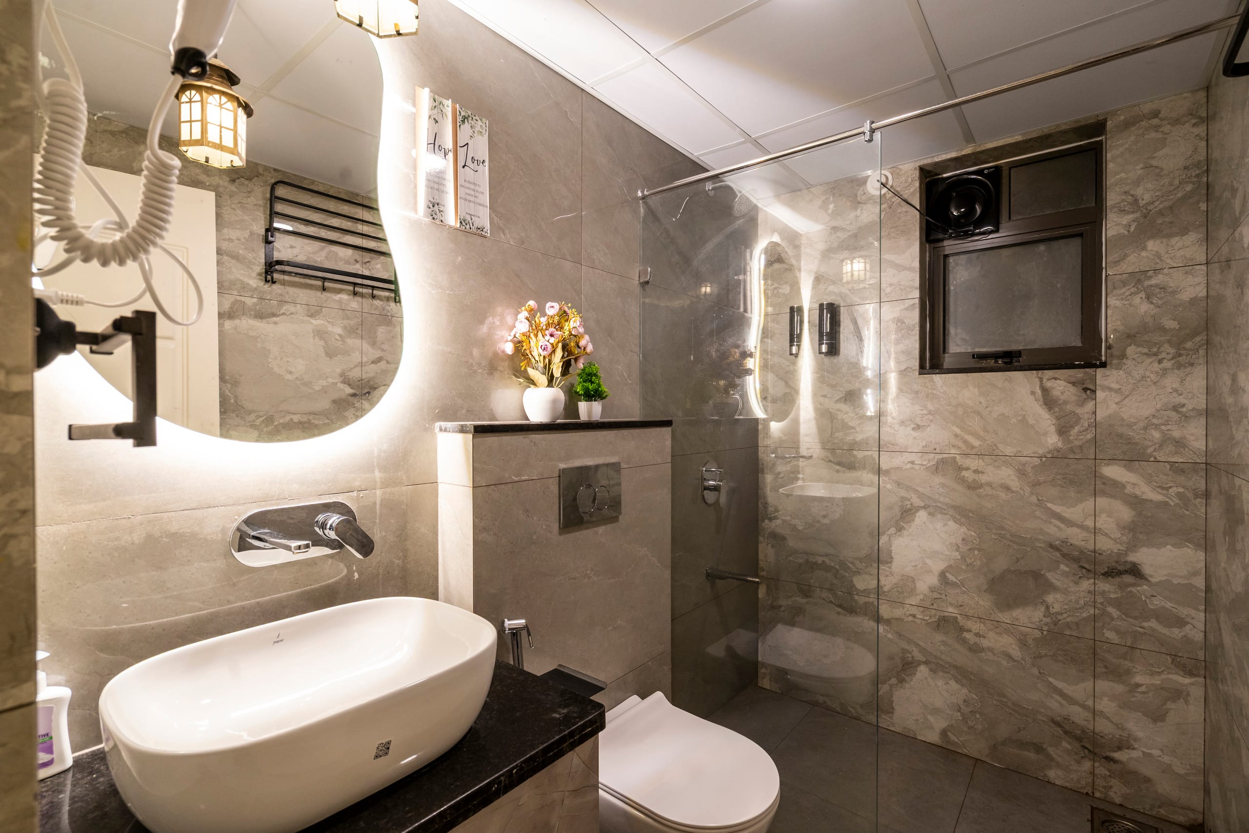 Luxurious Boho Family Suite|Indoor Pool|Near Beach 34