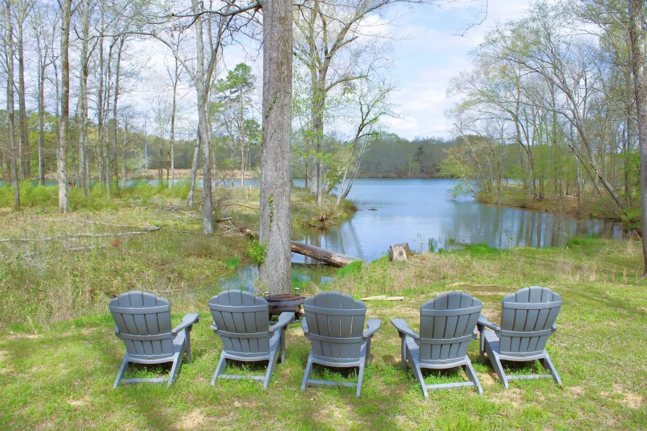 Blue Moon Lake House at Diamondhead Resort 5
