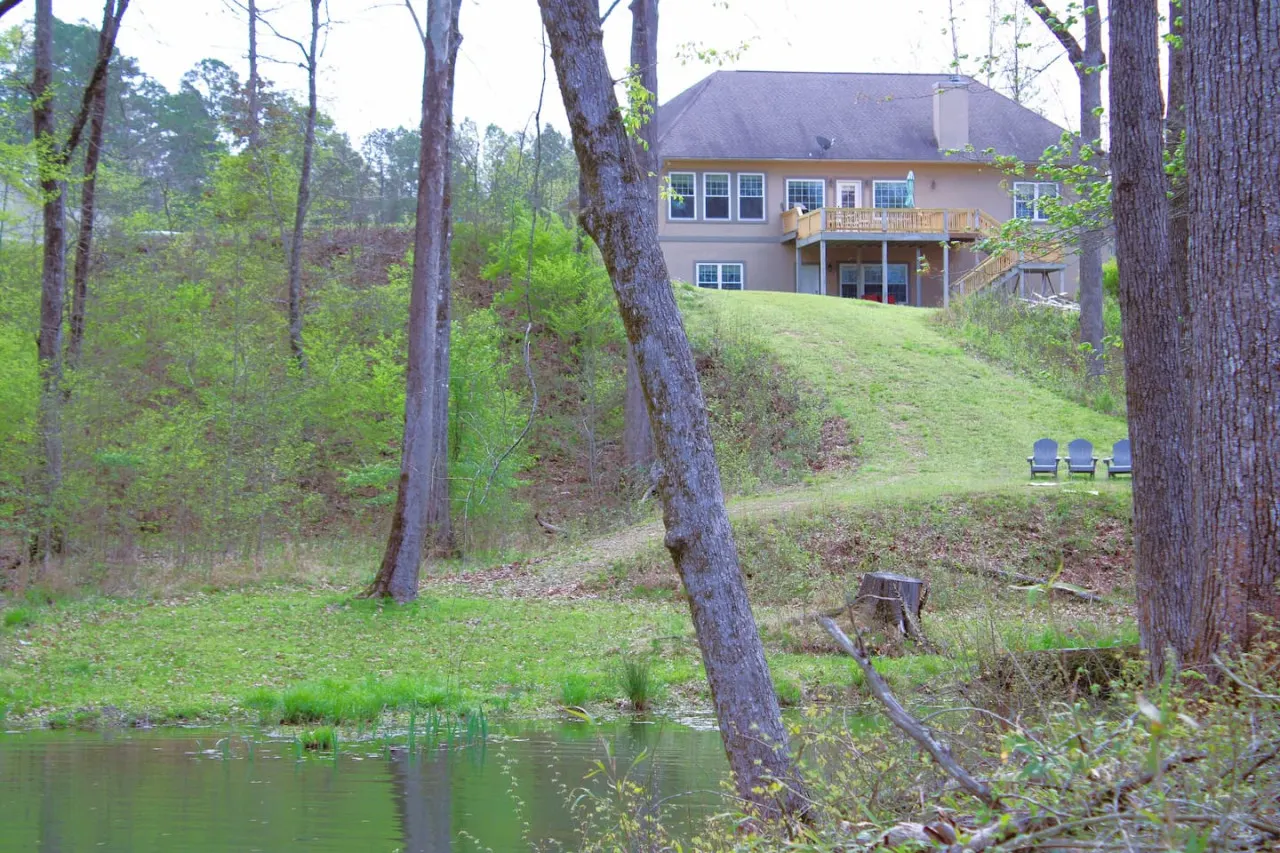 Blue Moon Lake House at Diamondhead Resort 8