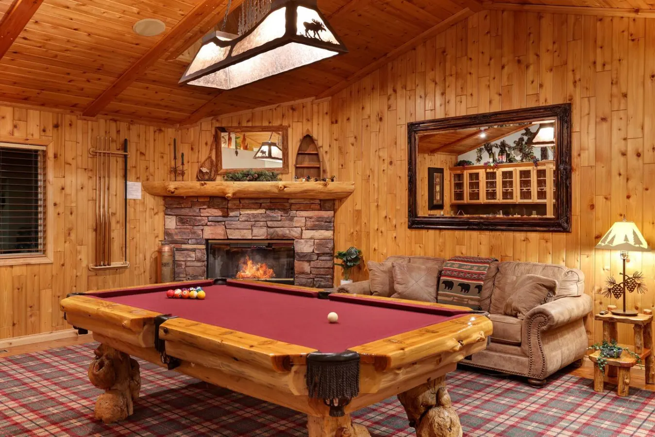 Treetop Oasis, Lux 5BR w Spa, Lake Views & EV 10