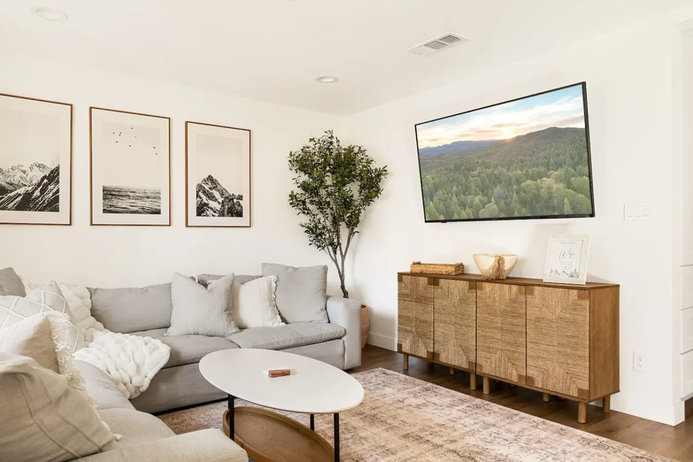 3BR Modern Hideaway w Game Room 14