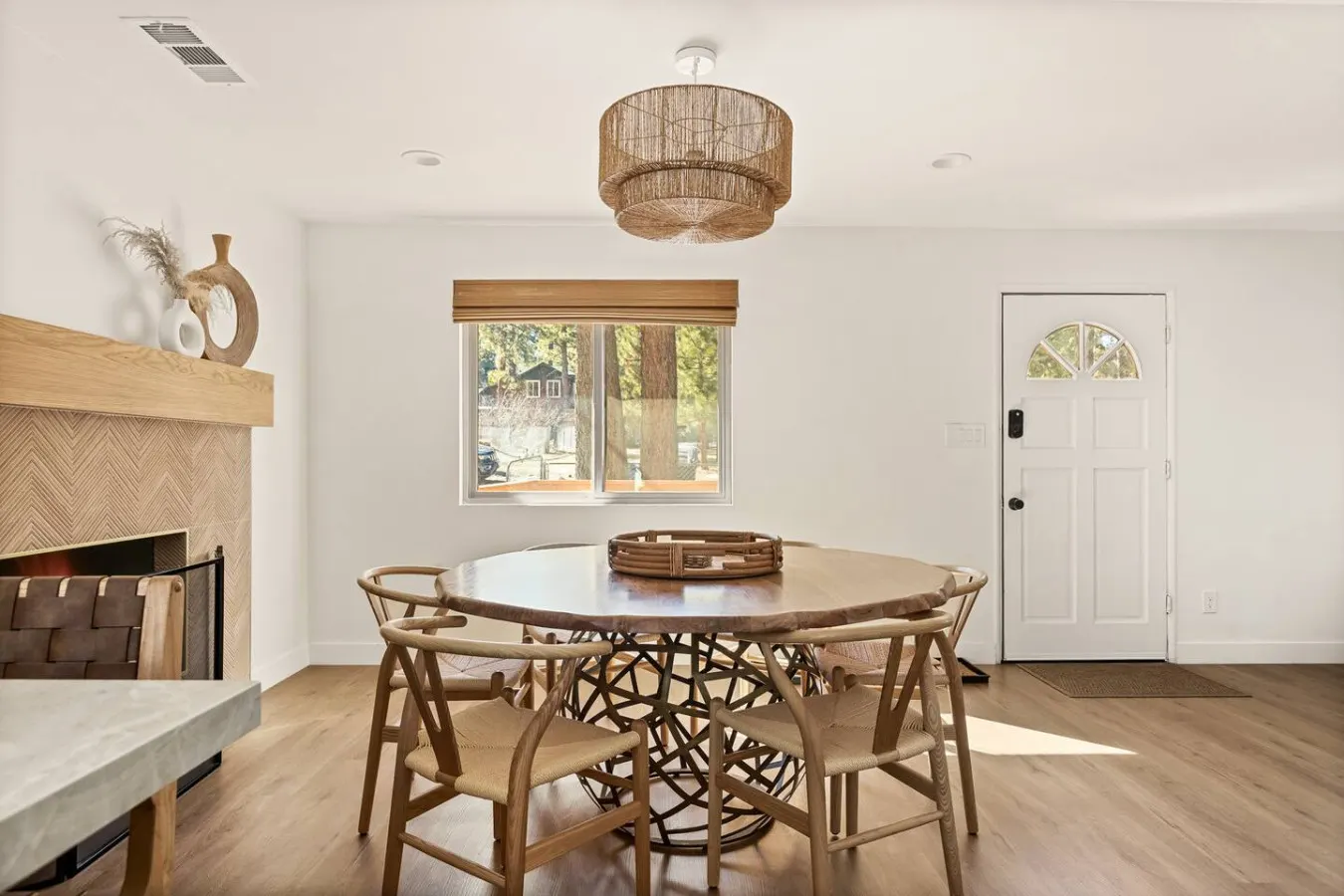3BR Modern Hideaway w Game Room 6