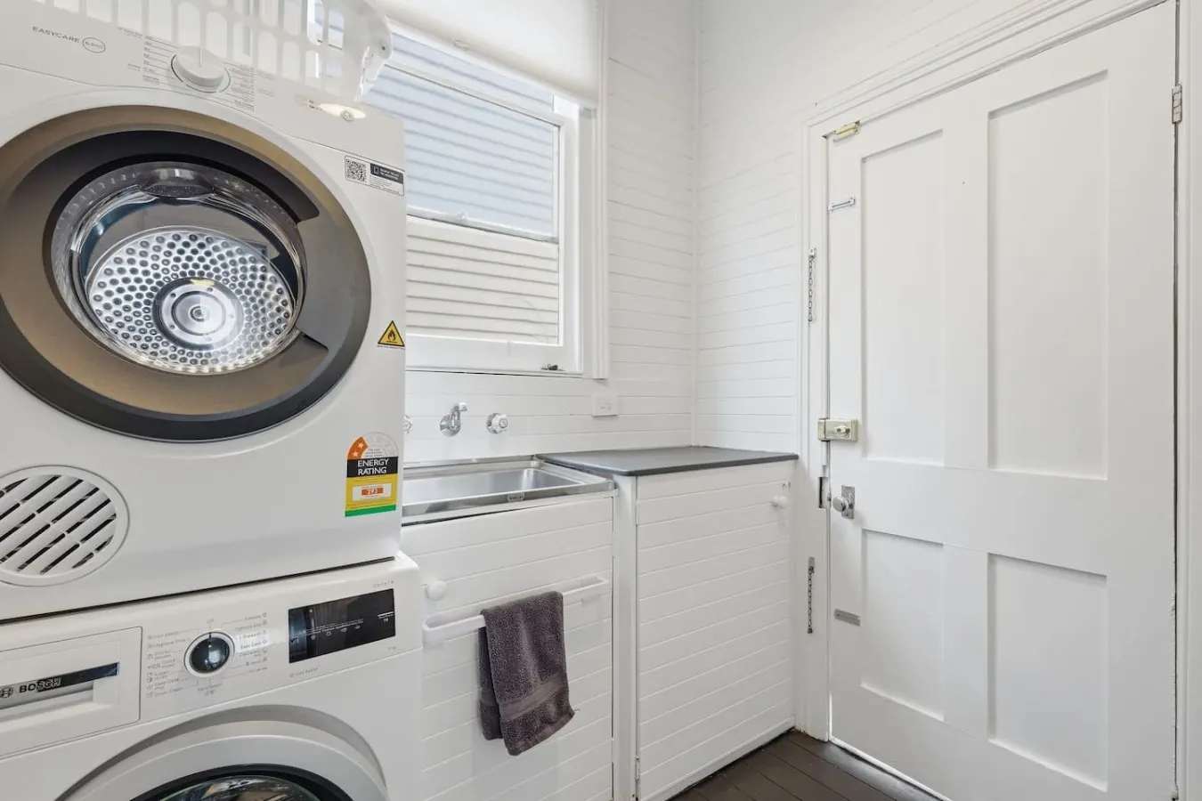 North Hobart Cottage, 1 min to Elizabeth St Eats 17