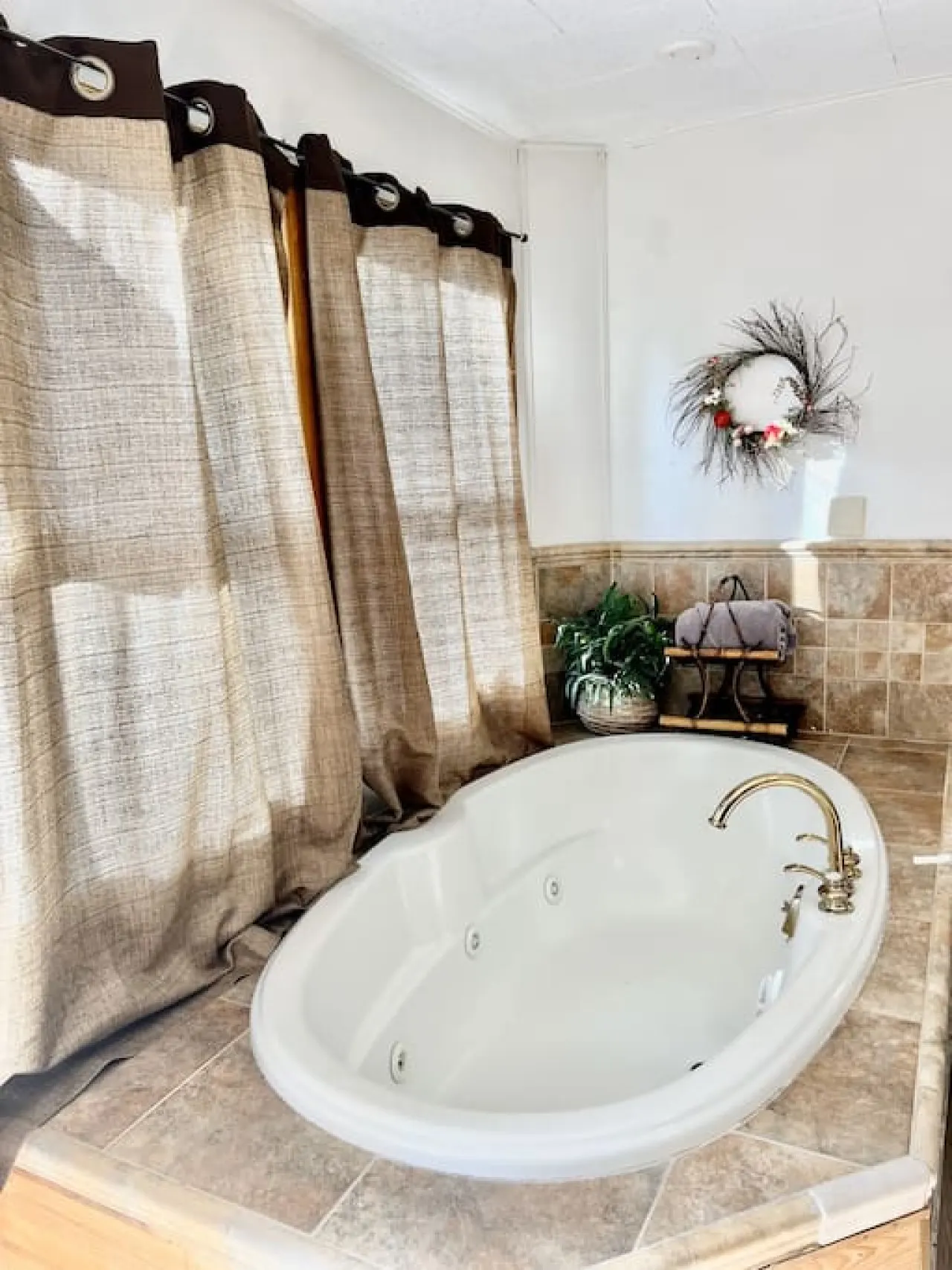 Timber Haven Cabin #1 - Hot Tub — photo 3