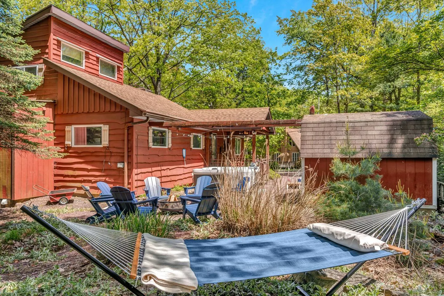 Modern Mtn Escape! HotTub-FirePit-Hammock-Games 2
