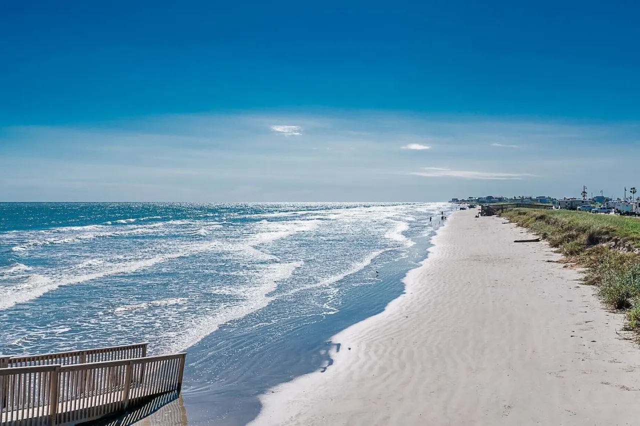 A Beachside Retreat! 10
