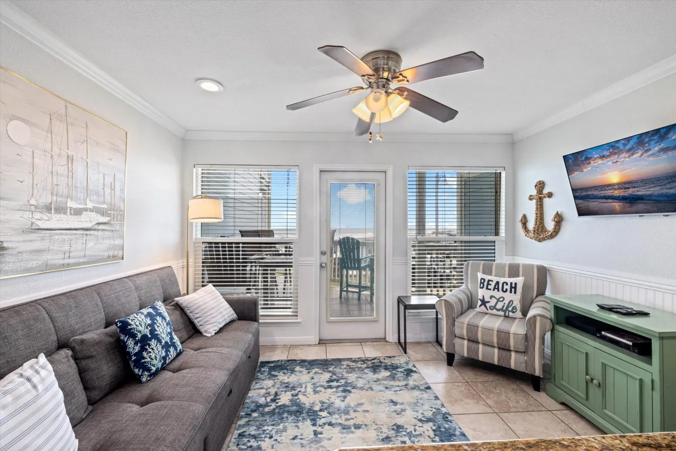 A Beachside Retreat! 13