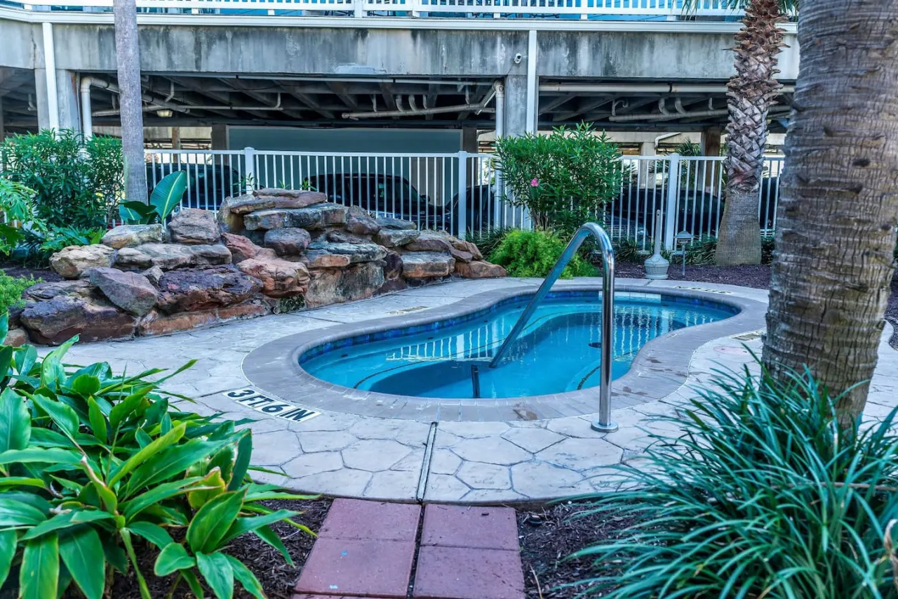 A Beachside Retreat! 6