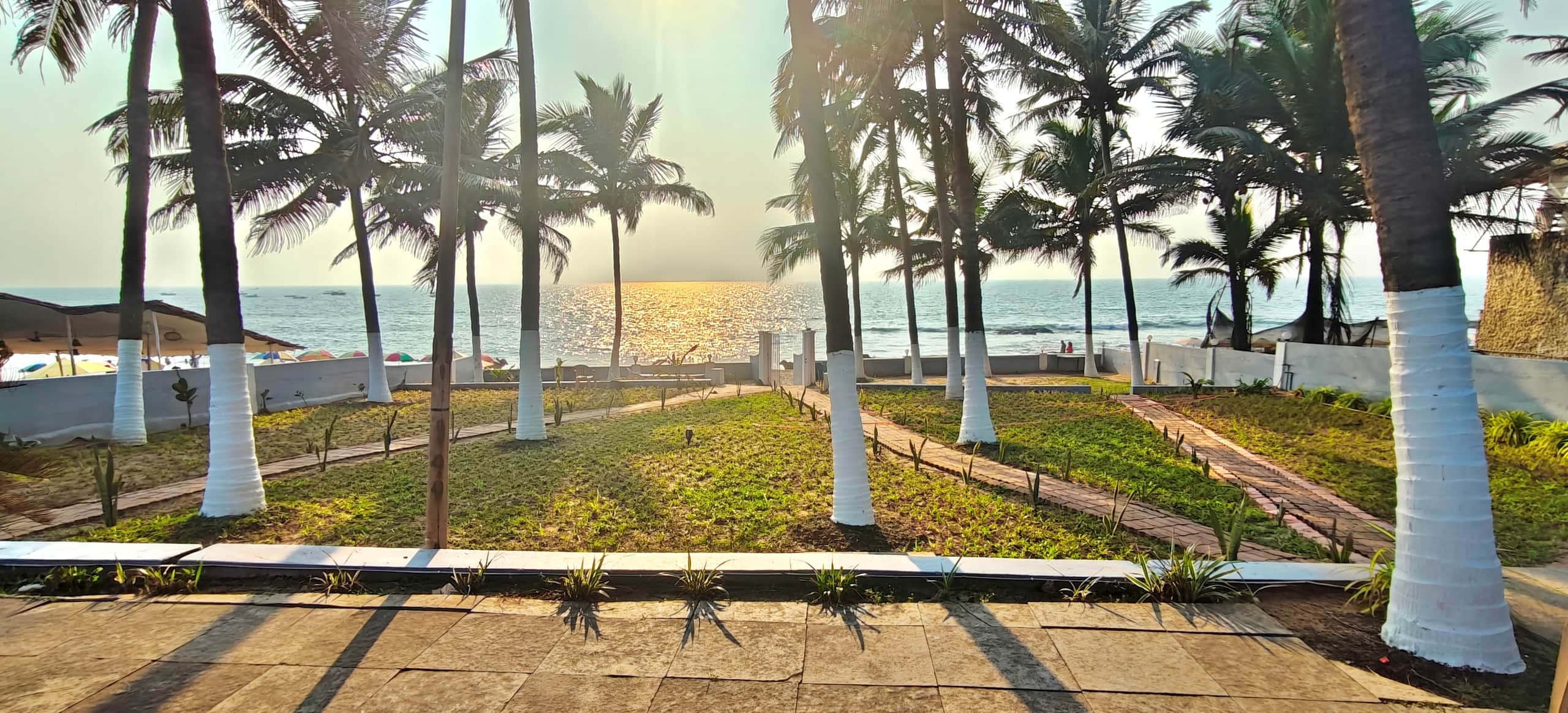 Cozy guesthouse by Anjuna Beach near Curlies Shack 10