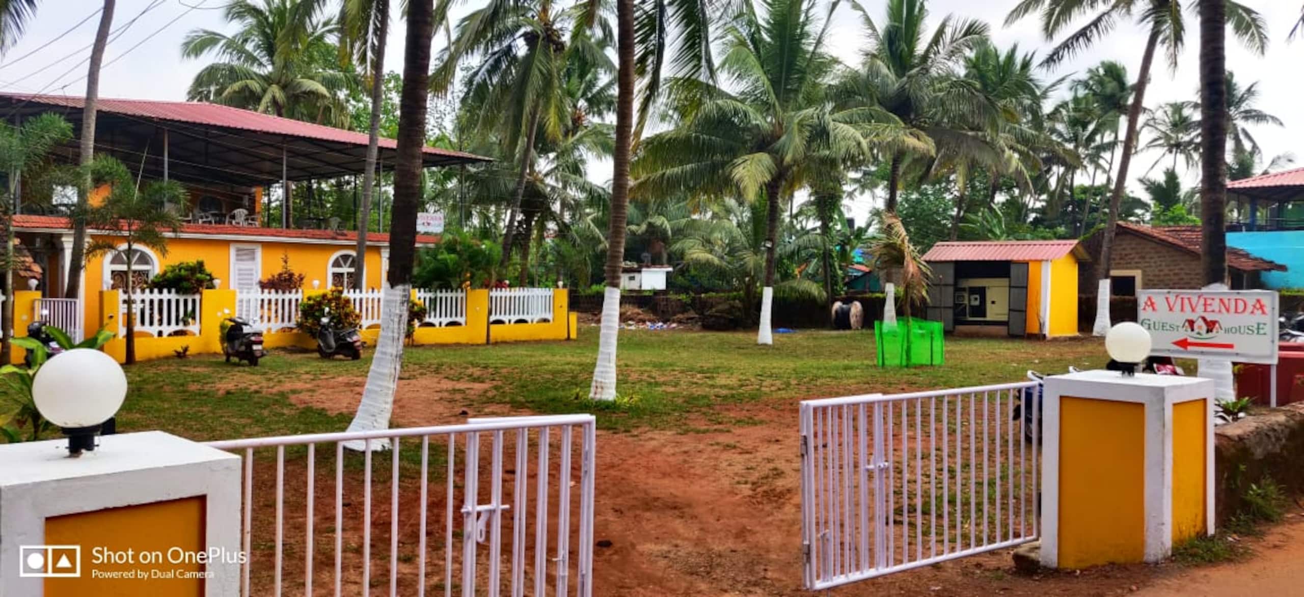 Cozy guesthouse by Anjuna Beach near Curlies Shack 9