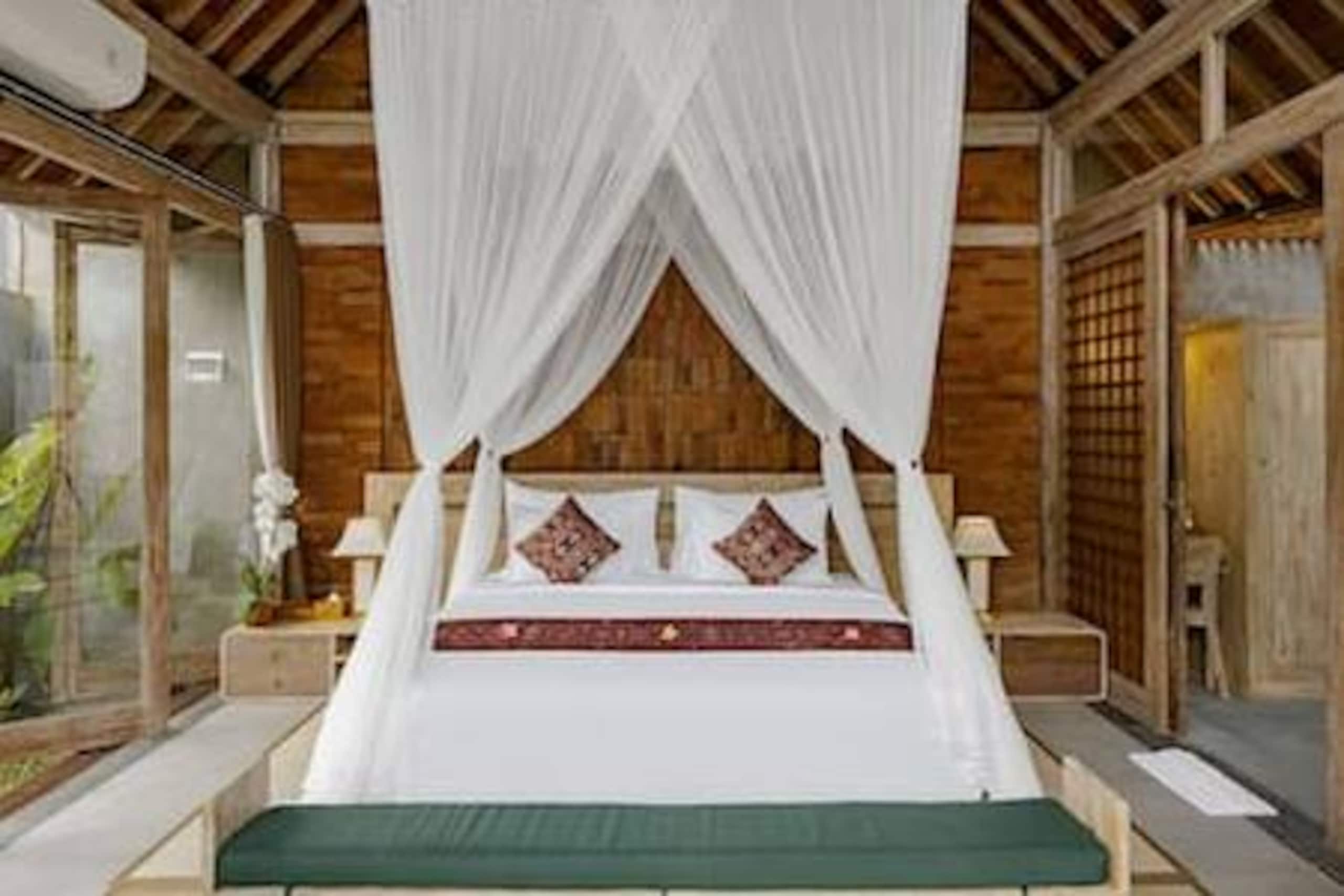 Rustic Wooden 1 BR Private Pool Villa 23