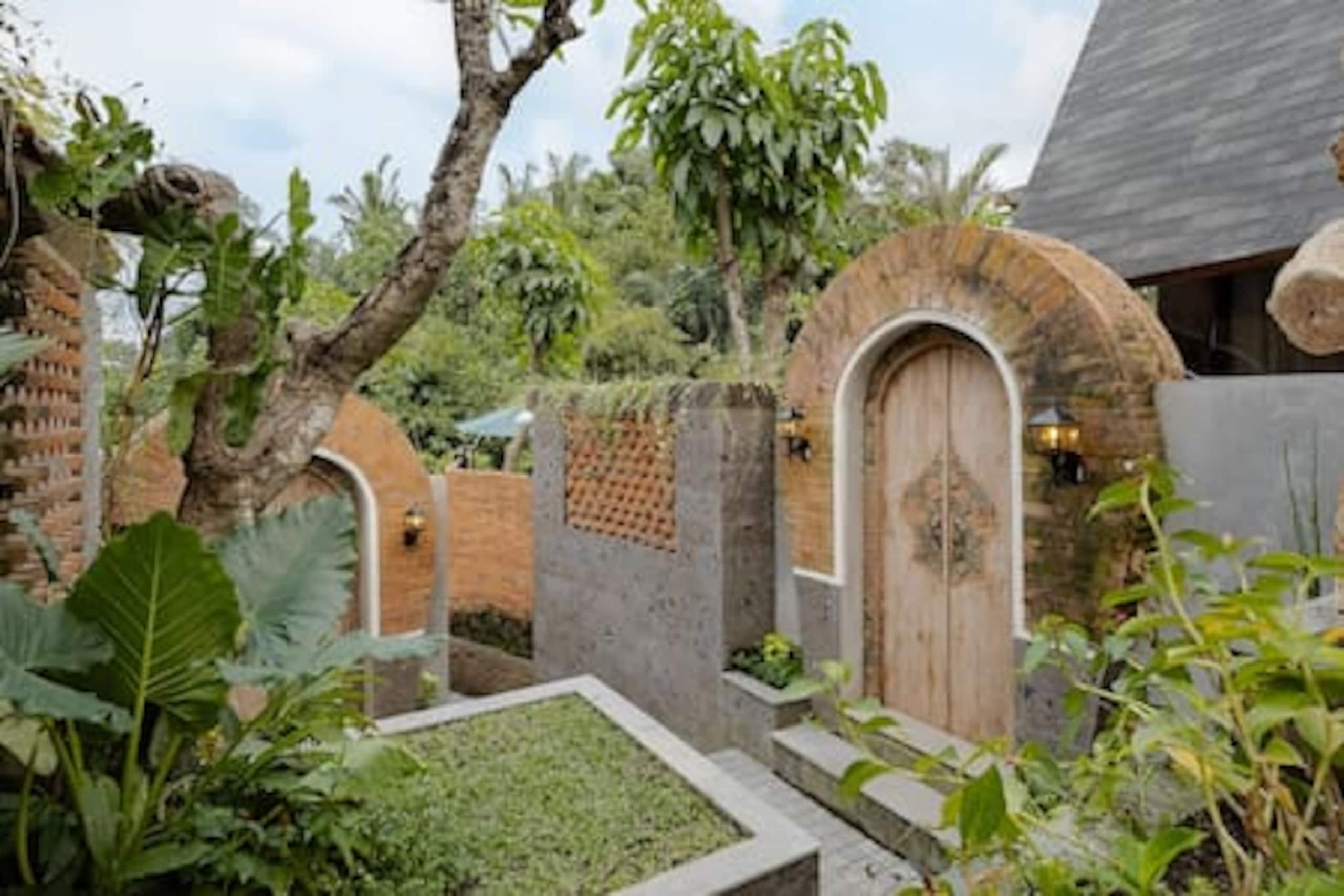 Rustic Wooden 1 BR Private Pool Villa 15