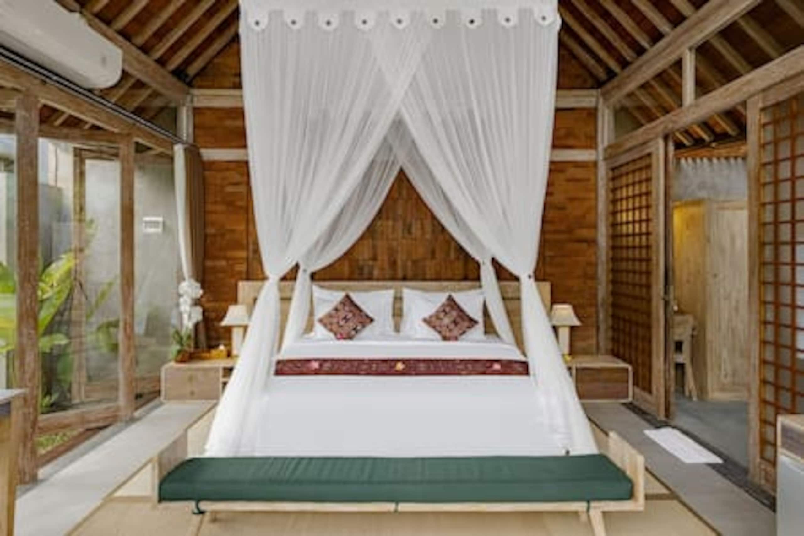Rustic Wooden 1 BR Private Pool Villa — photo 5