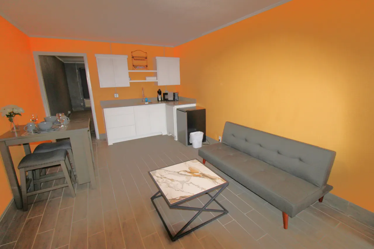 The Hamilton at 1611 Residences 9
