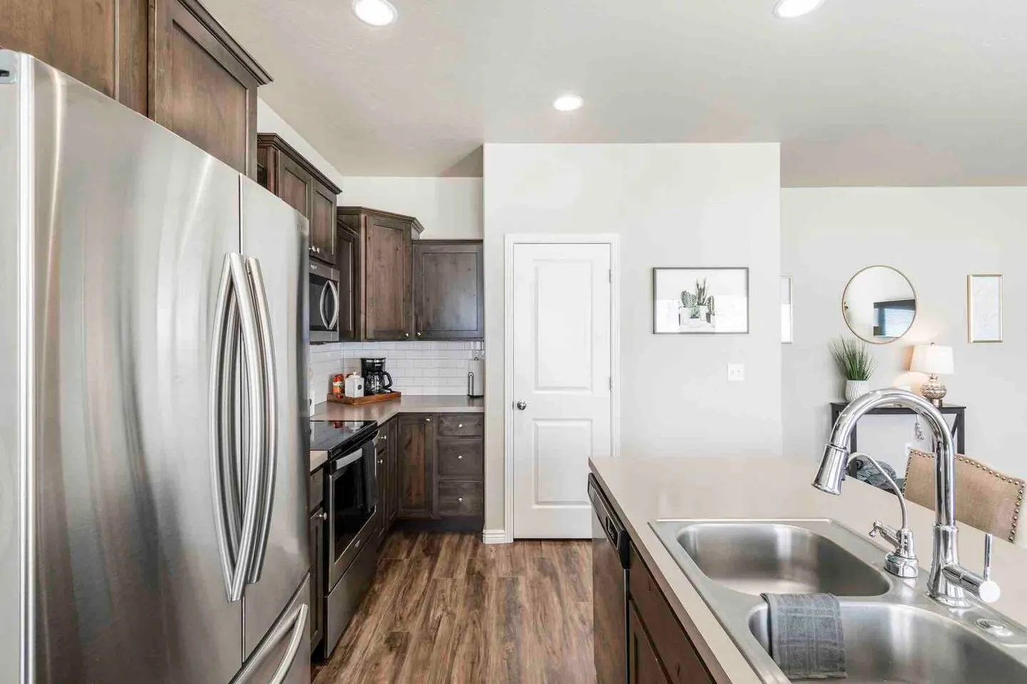 TJ Rancher Home, Wifi, King Beds 10