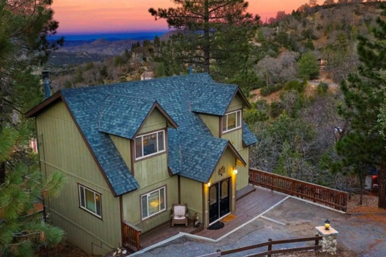 Panoramic Views at Deer Crest Lodge & Game Room 6