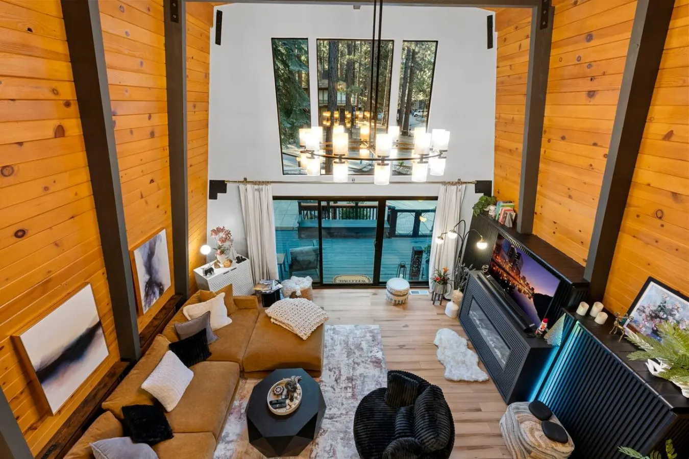 Serenity Cabin, Walk to Slopes, Hot tub, Fire Pit — photo 2