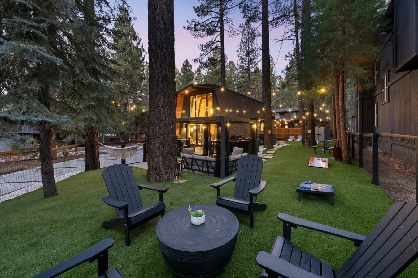 Serenity Cabin, Walk to Slopes, Hot tub, Fire Pit — photo 4