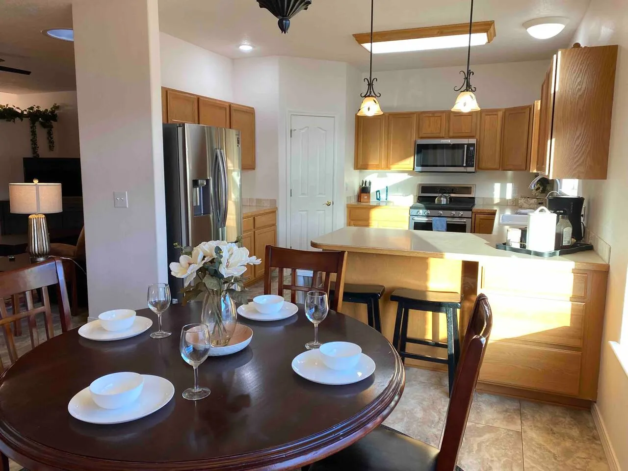 Spacious King Suite BBQ Large Garage Quiet 9