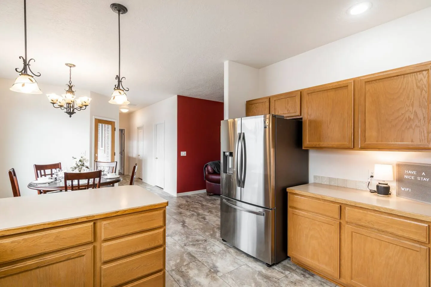 Spacious King Suite BBQ Large Garage Quiet 10