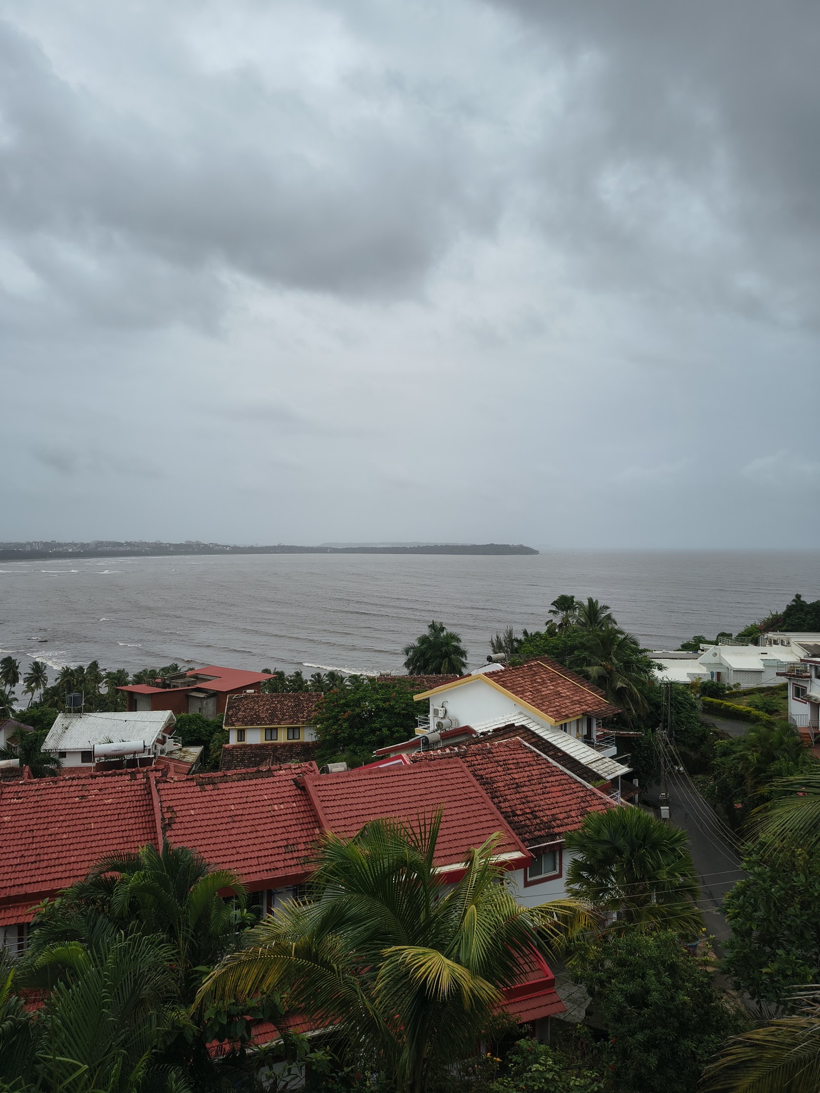SeaView by Roamigo Stays 4BHK pvt Pool Reis Magos — photo 3