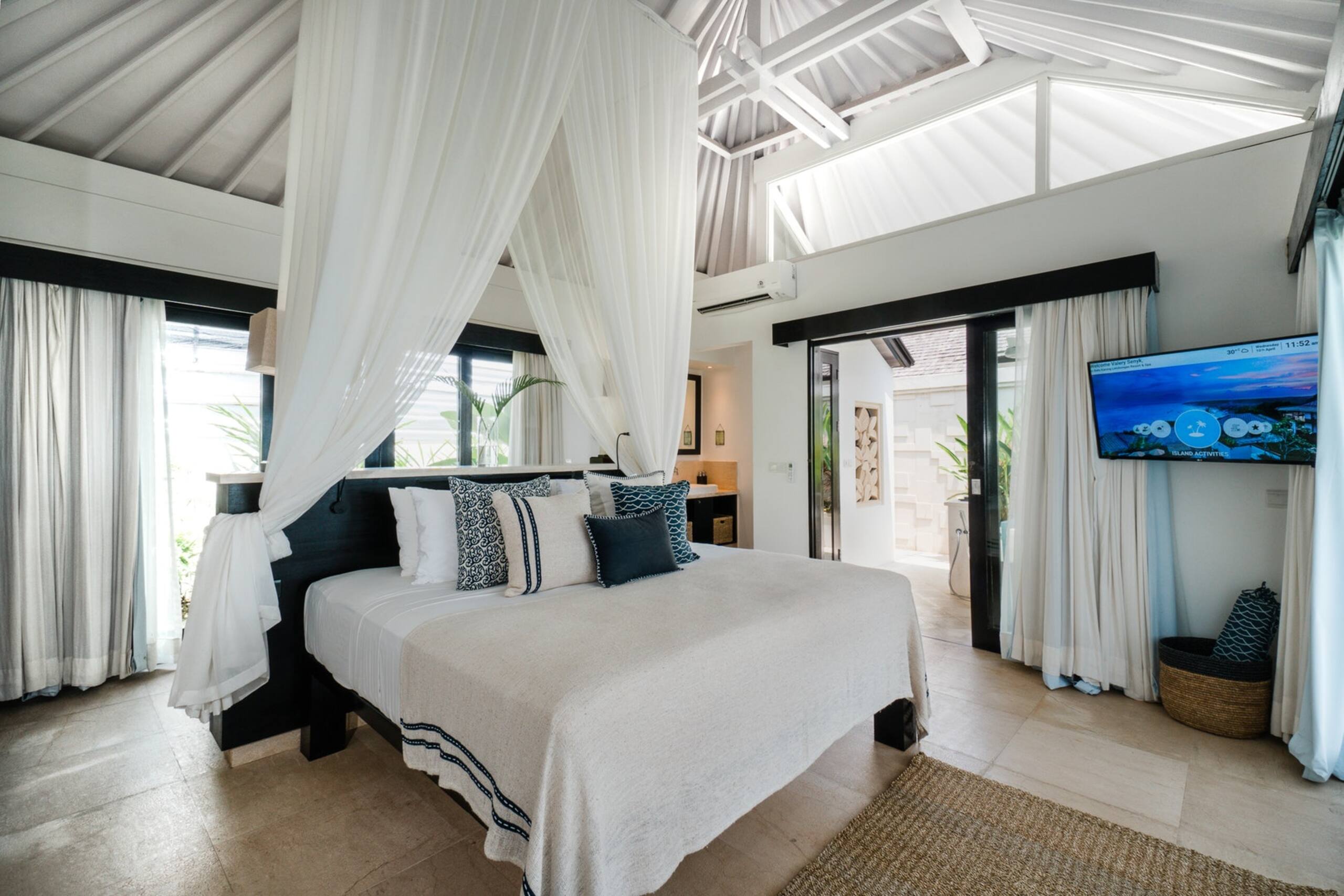 Batu Karang - Superior 1BRV with Plunge Pool 9