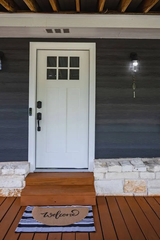 The Porch, 4 mi to BU/Silos! 16