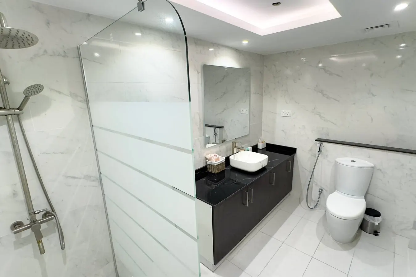Jumeriah Lake Tower - Lake View - 2 Bedroom (JLT) 12