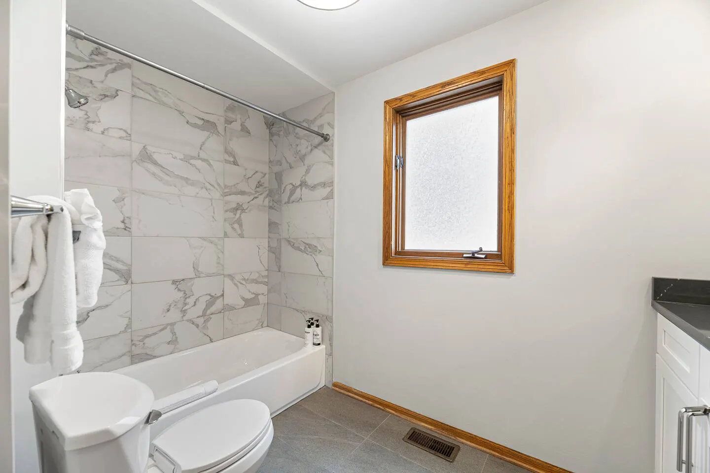 Fabulous 3 Bedroom in the Heart of North Center 10