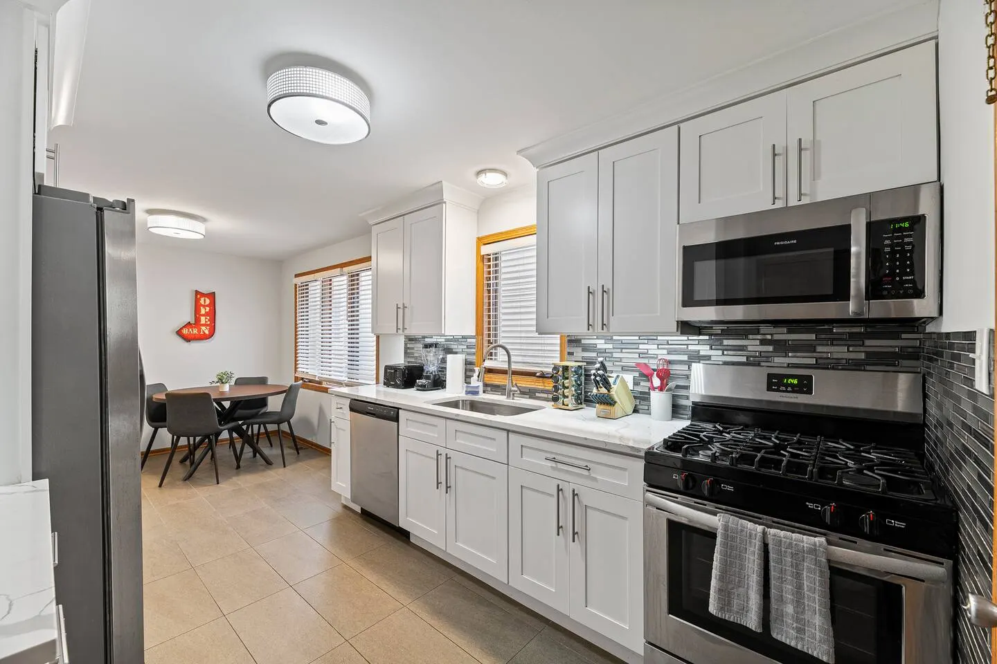 Fabulous 3 Bedroom in the Heart of North Center 6