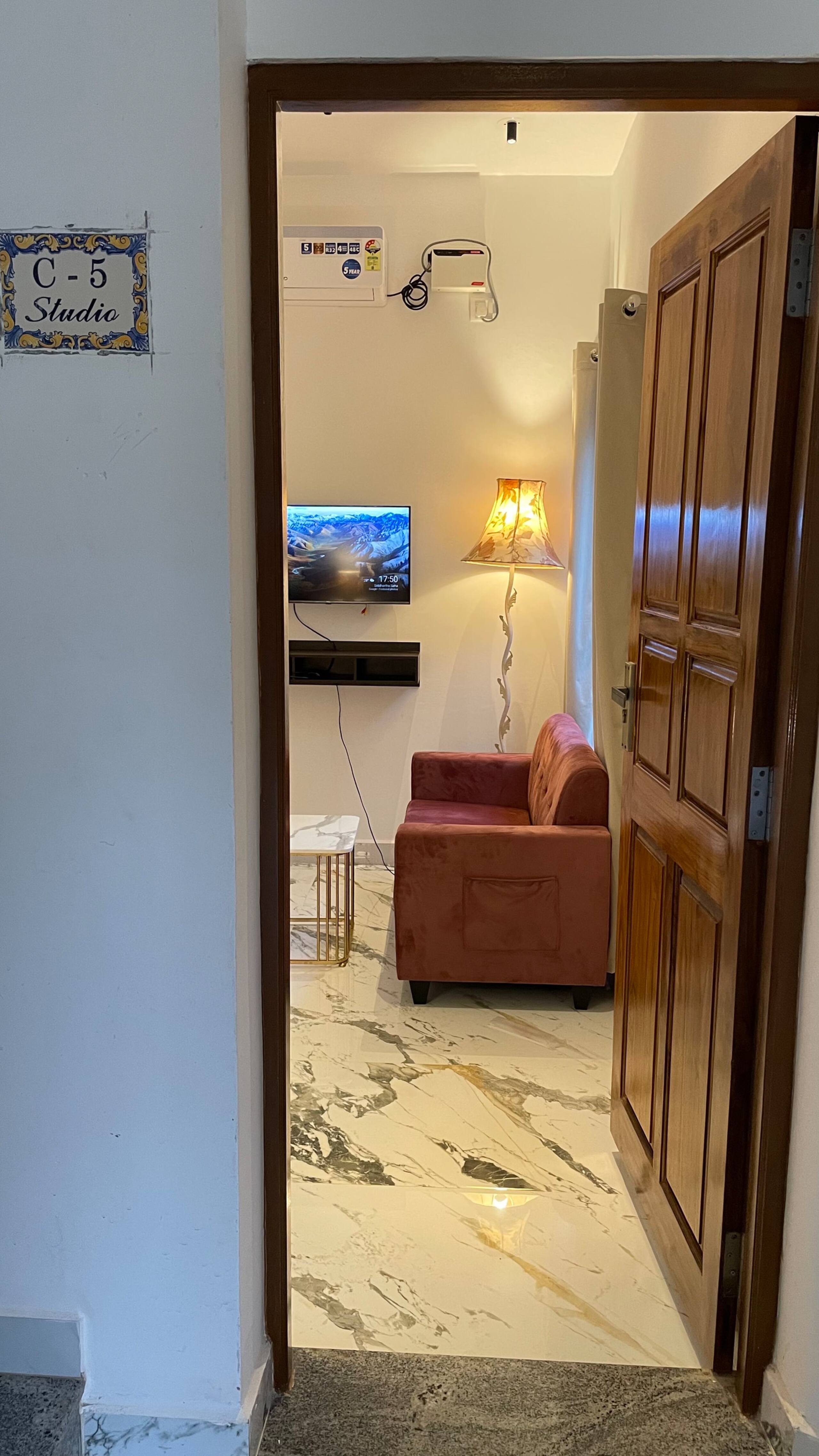 Studio C5(Beach/kitchen/Inverter/Wi-fi)stawil apt 12