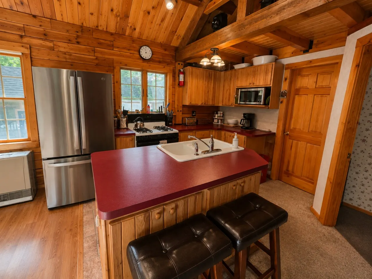 Village Pines Cabin — photo 3