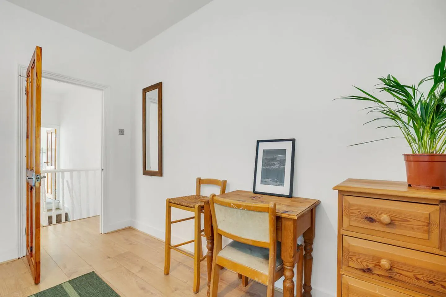 3 min from tube station& parking 10