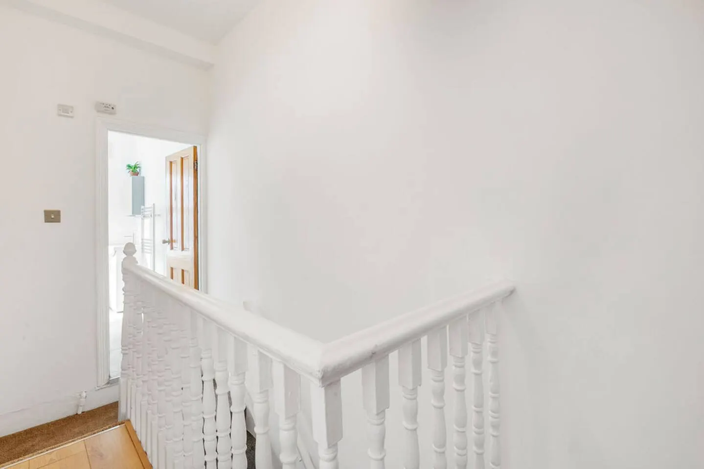 3 min from tube station& parking 14