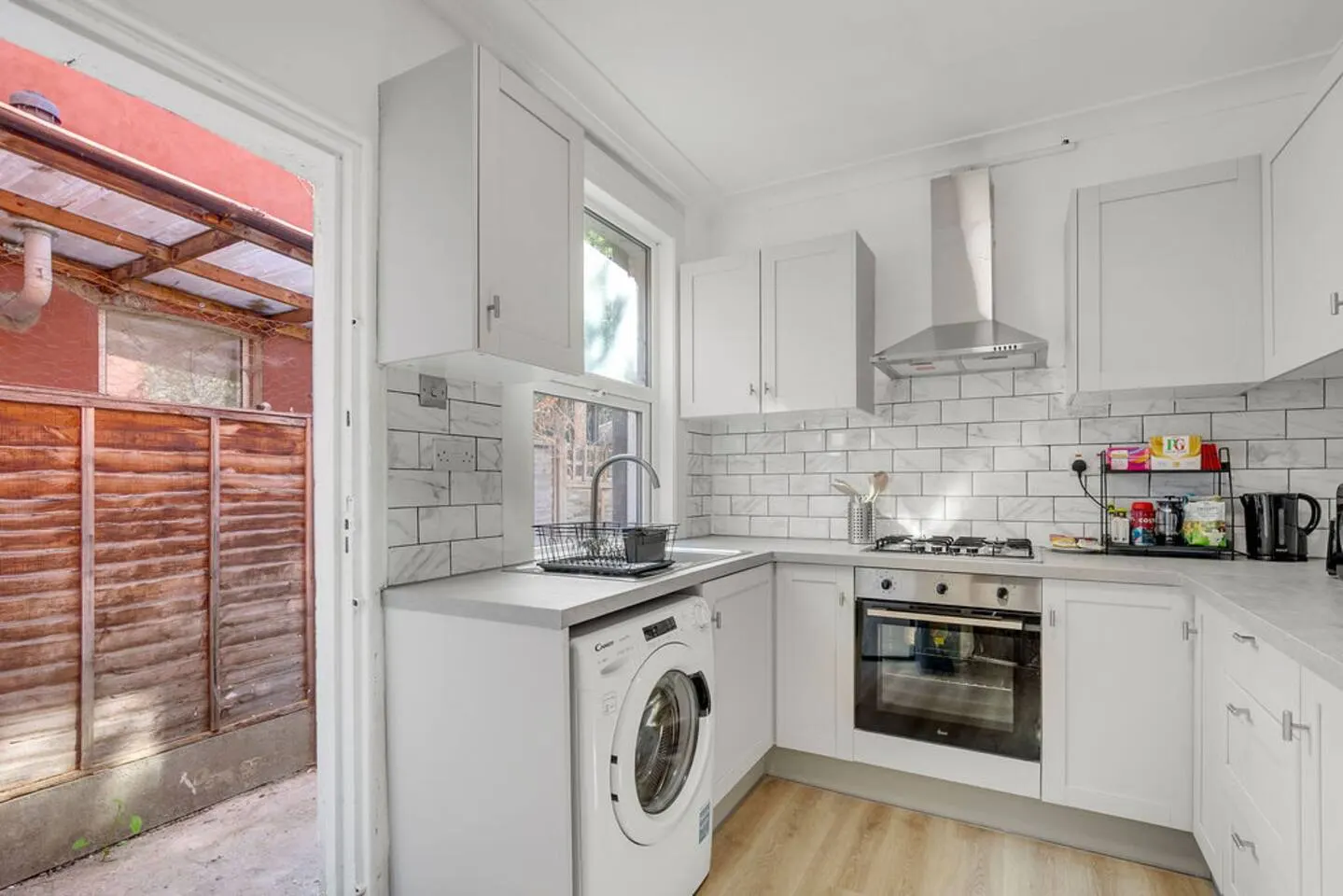3 min from tube station& parking 18