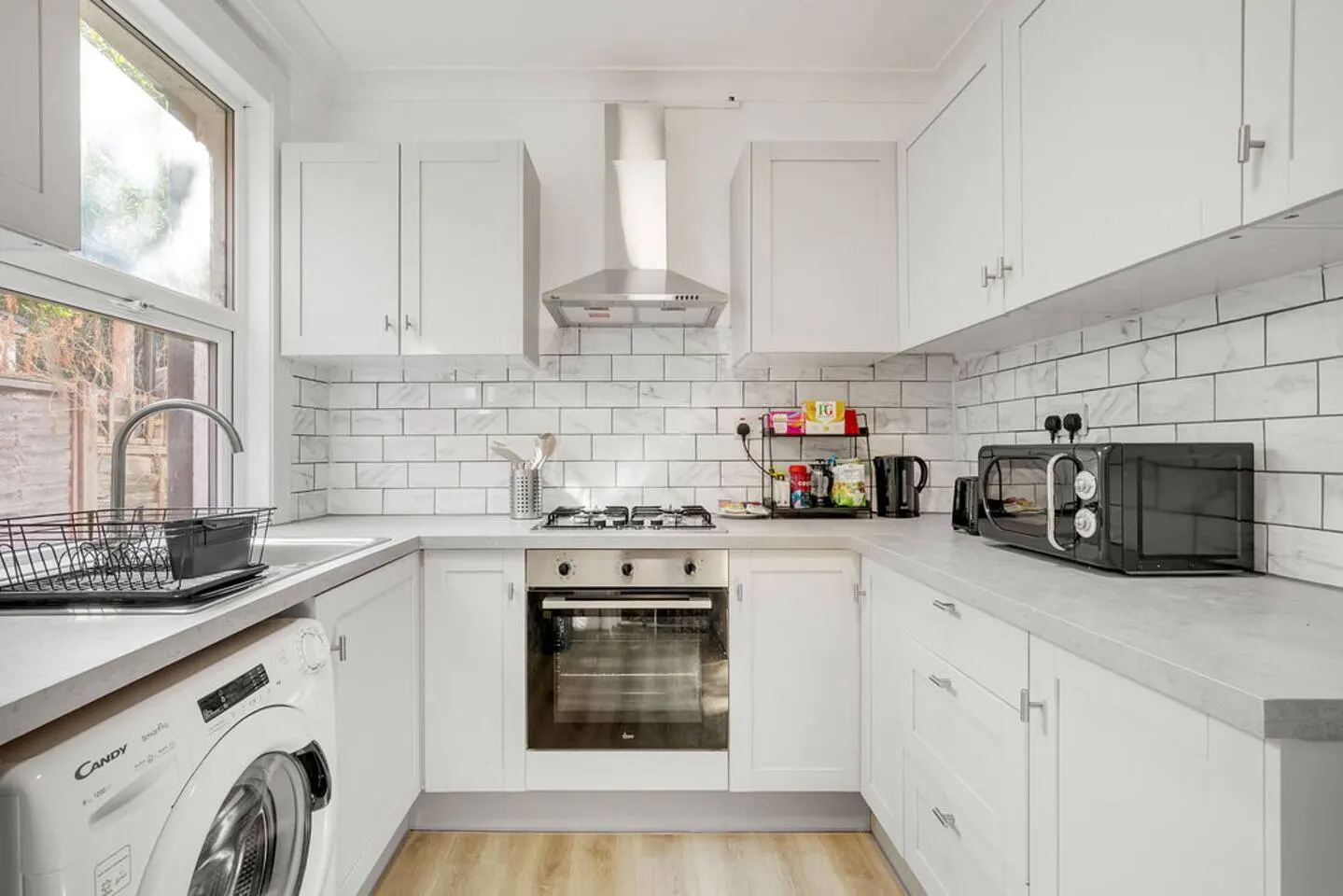 3 min from tube station& parking 19