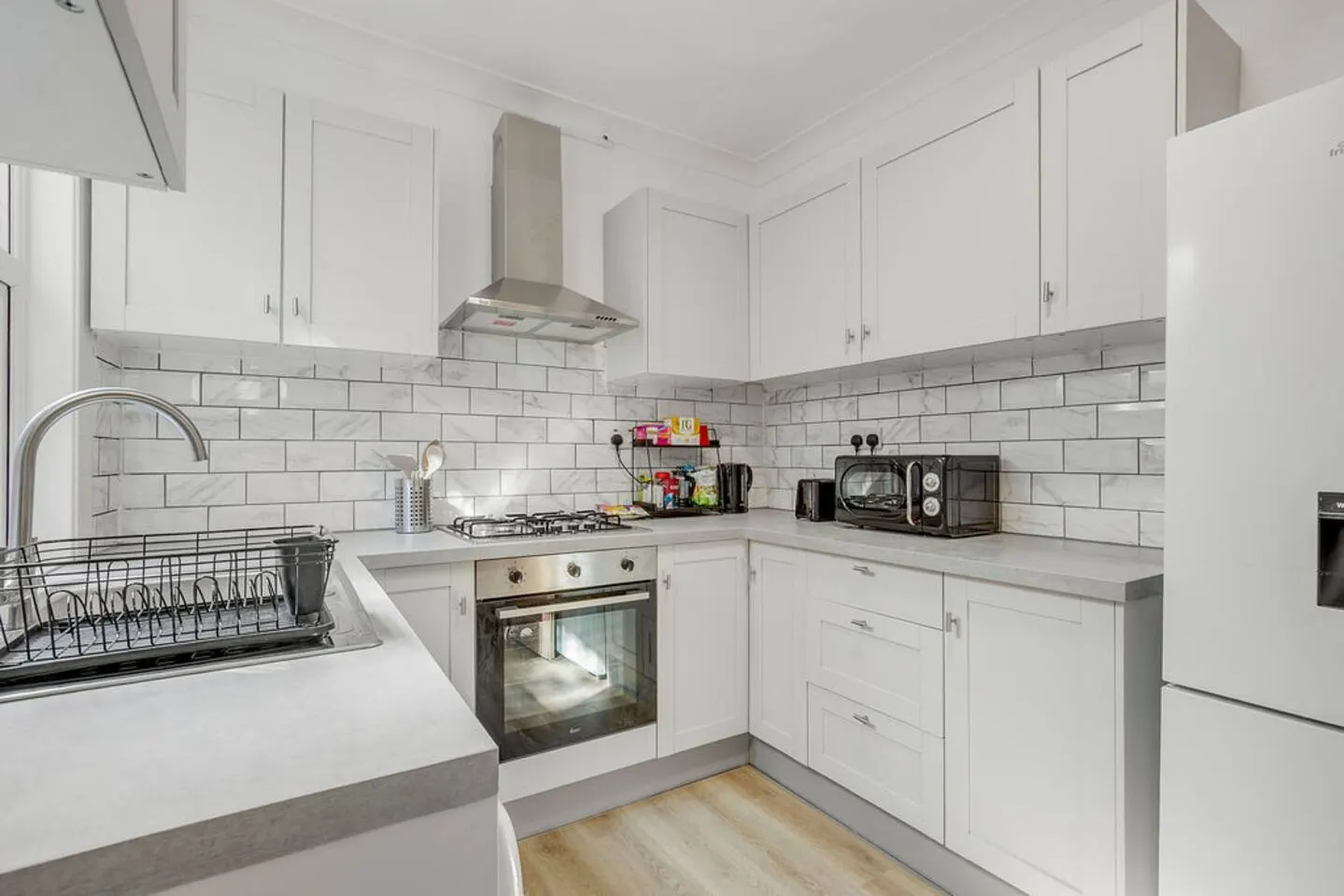 3 min from tube station& parking 20