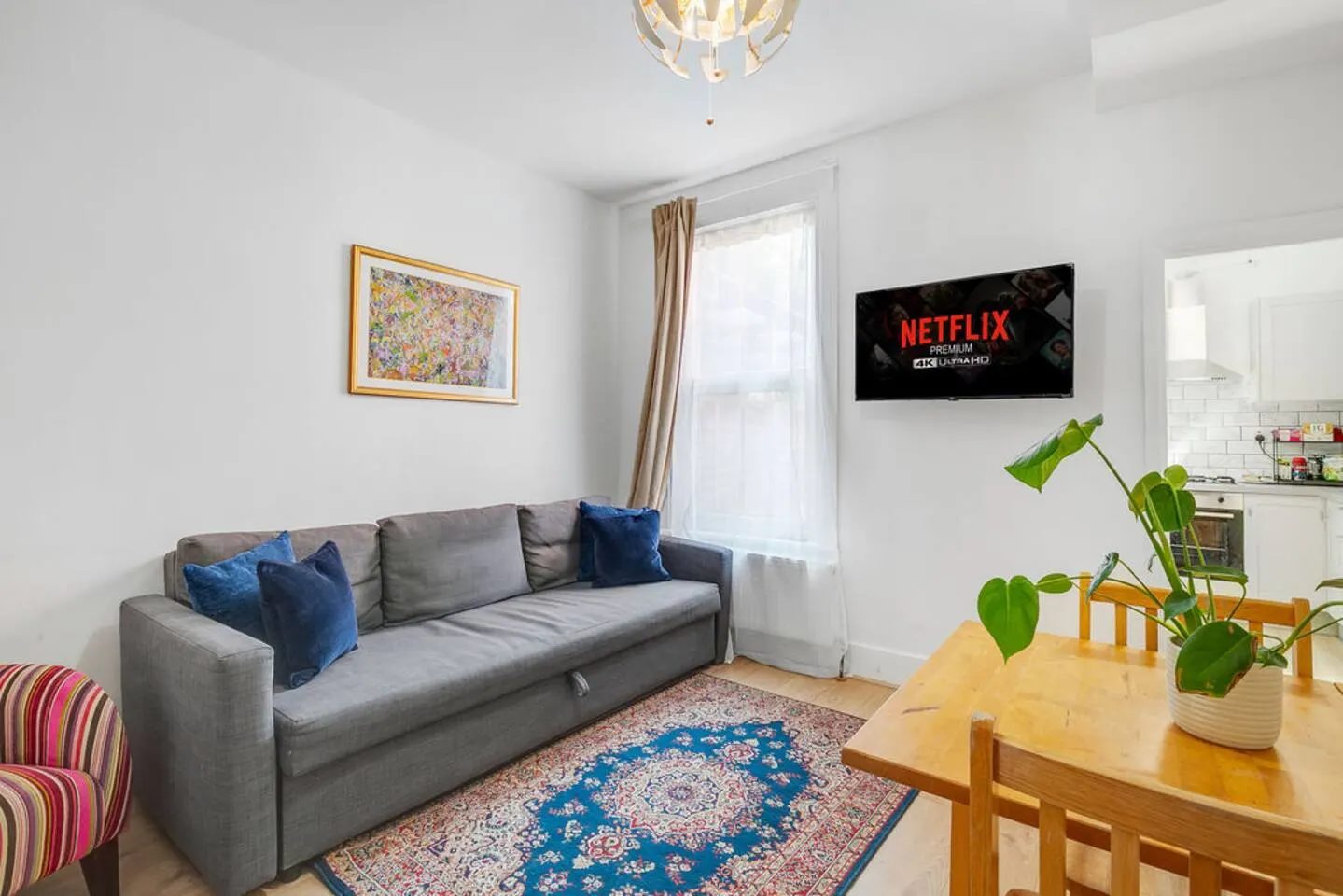 3 min from tube station& parking 3