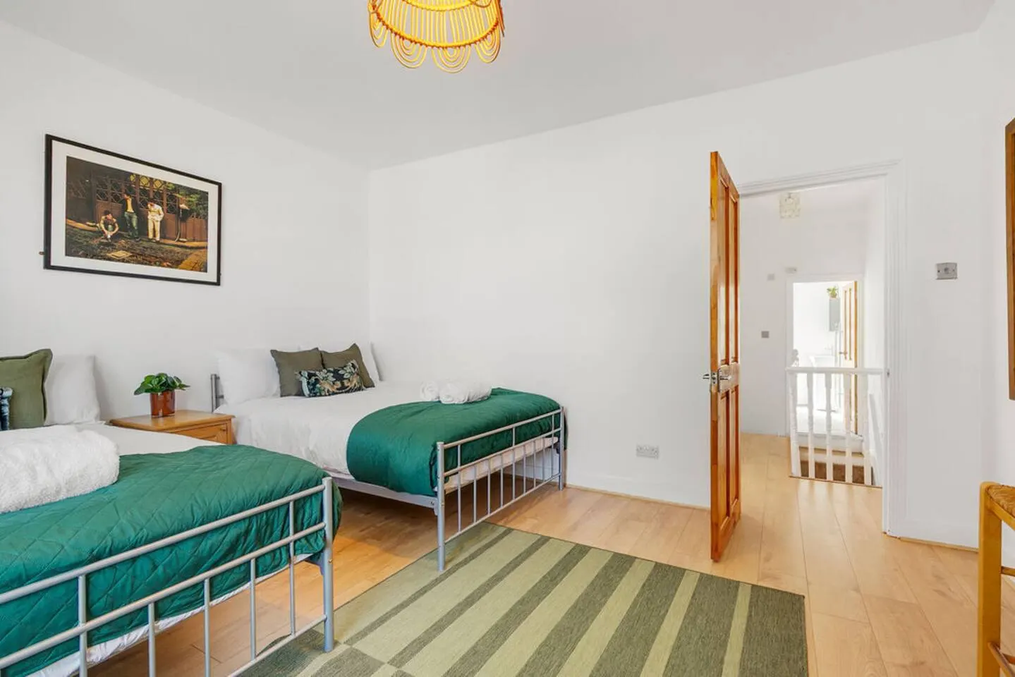 3 min from tube station& parking 6