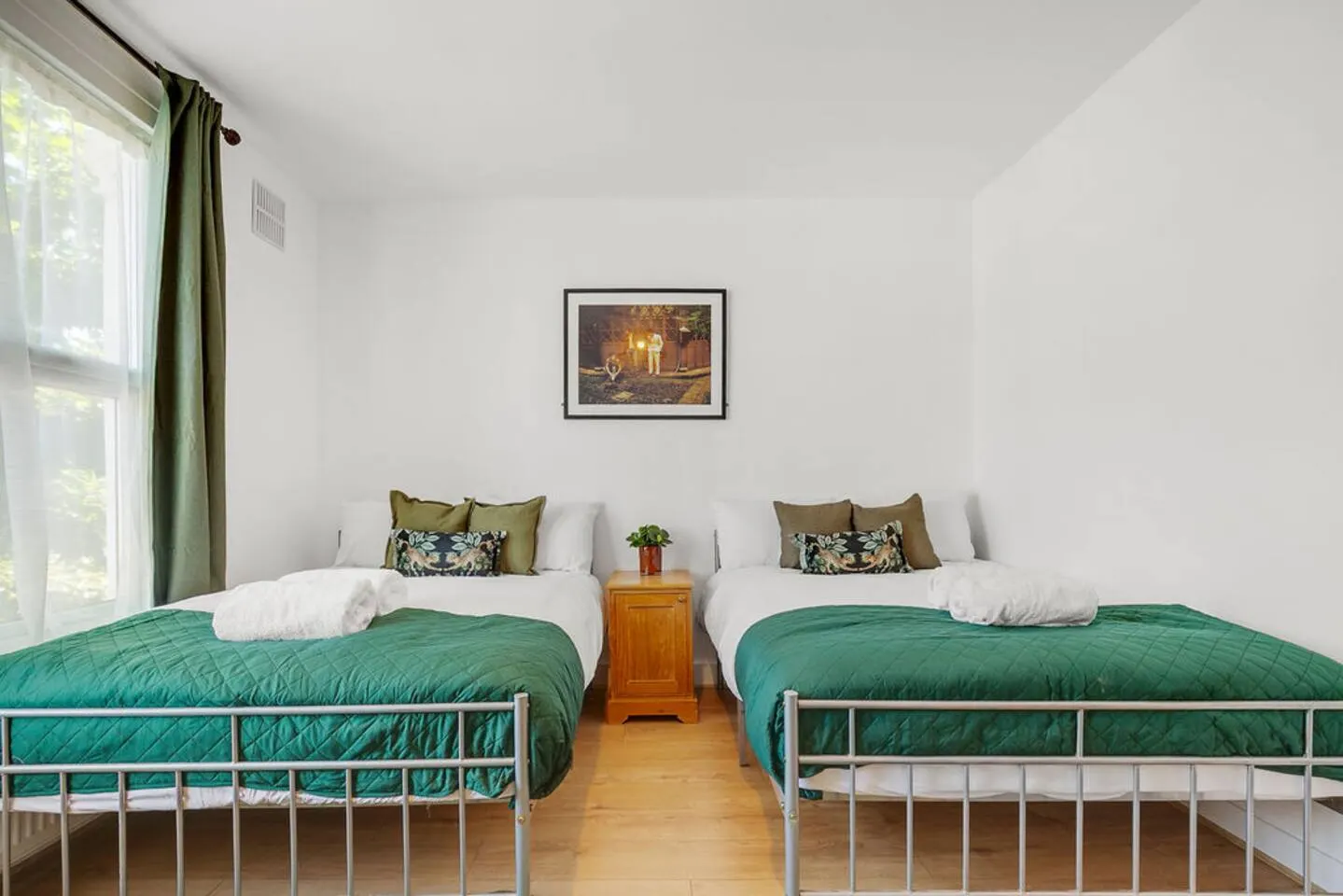 3 min from tube station& parking 7