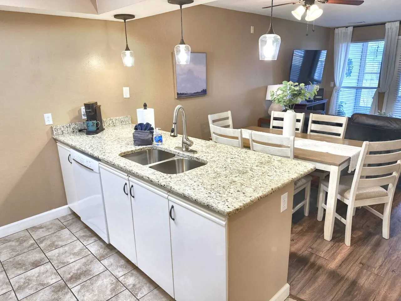 Sunroom & Pool 3 Min Branson Strip, Golf View! 16