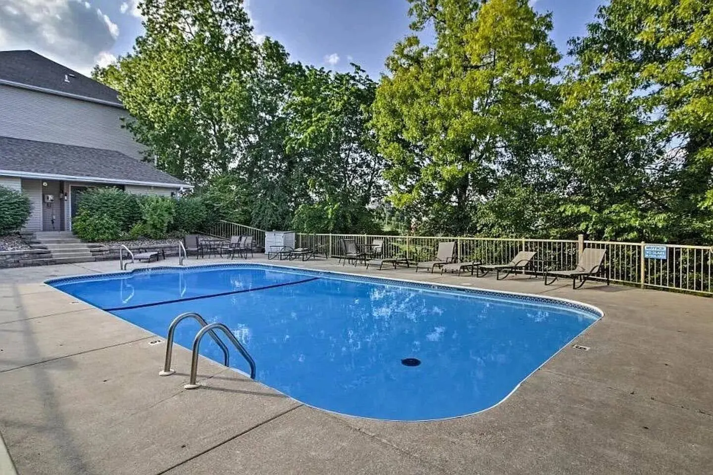 Sunroom & Pool 3 Min Branson Strip, Golf View! 5