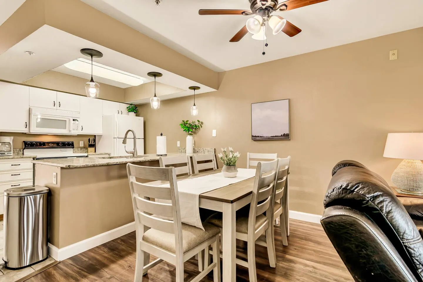Sunroom & Pool 3 Min Branson Strip, Golf View! 7