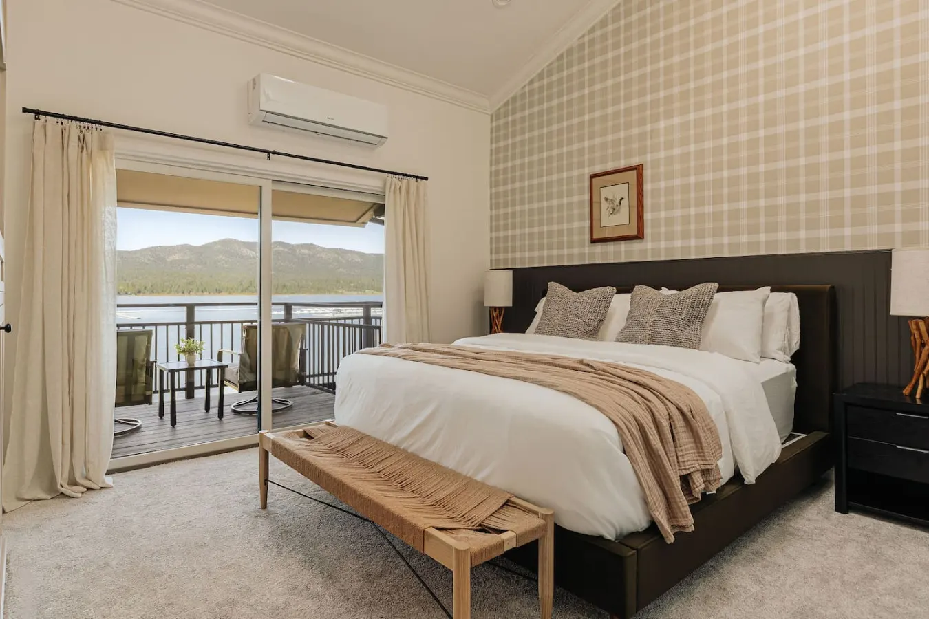 Lakefront and Local, Private Dock, Walk to Village 17
