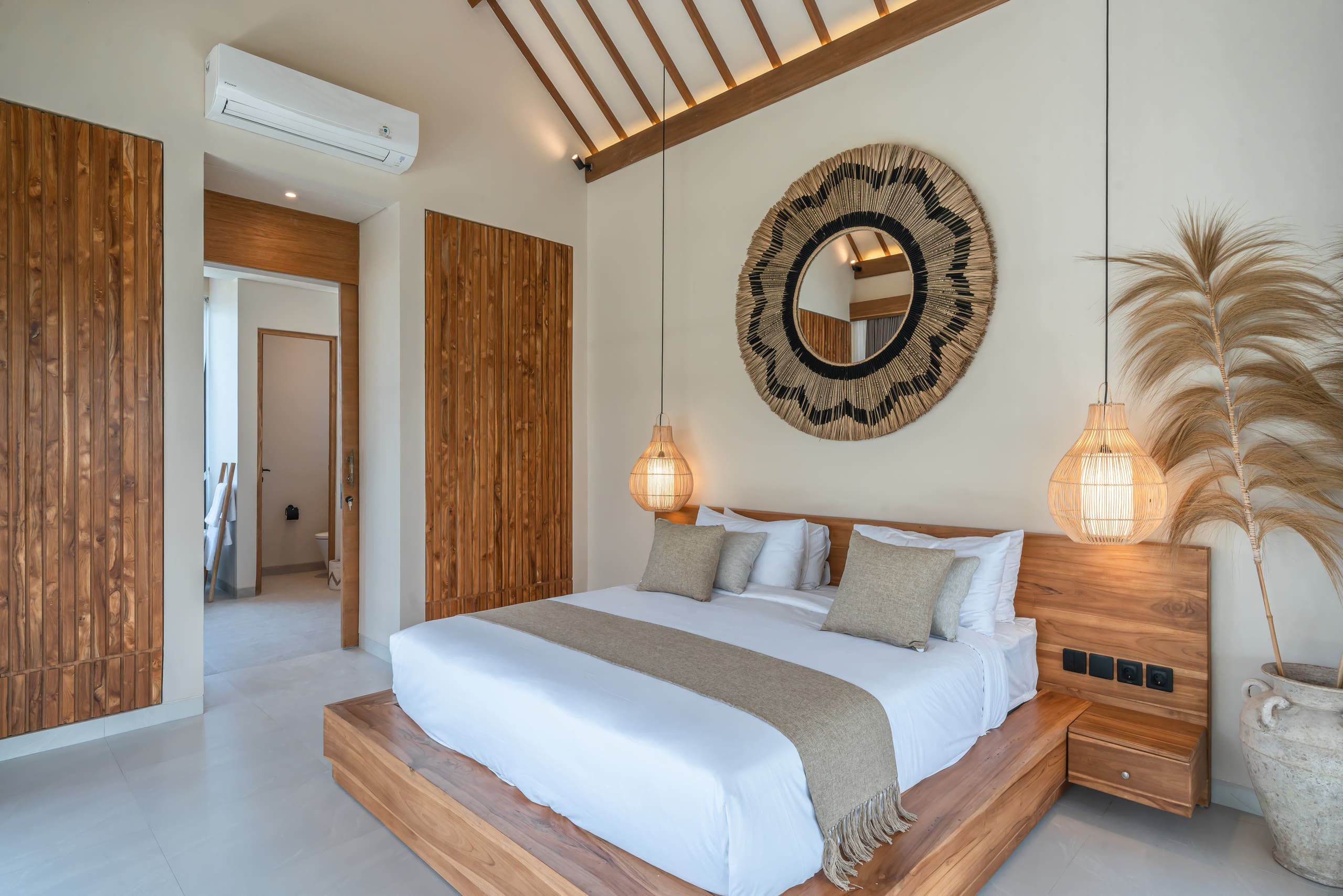 Trendy 2BR Villa with Upscale Charm in Pererenan! — photo 5