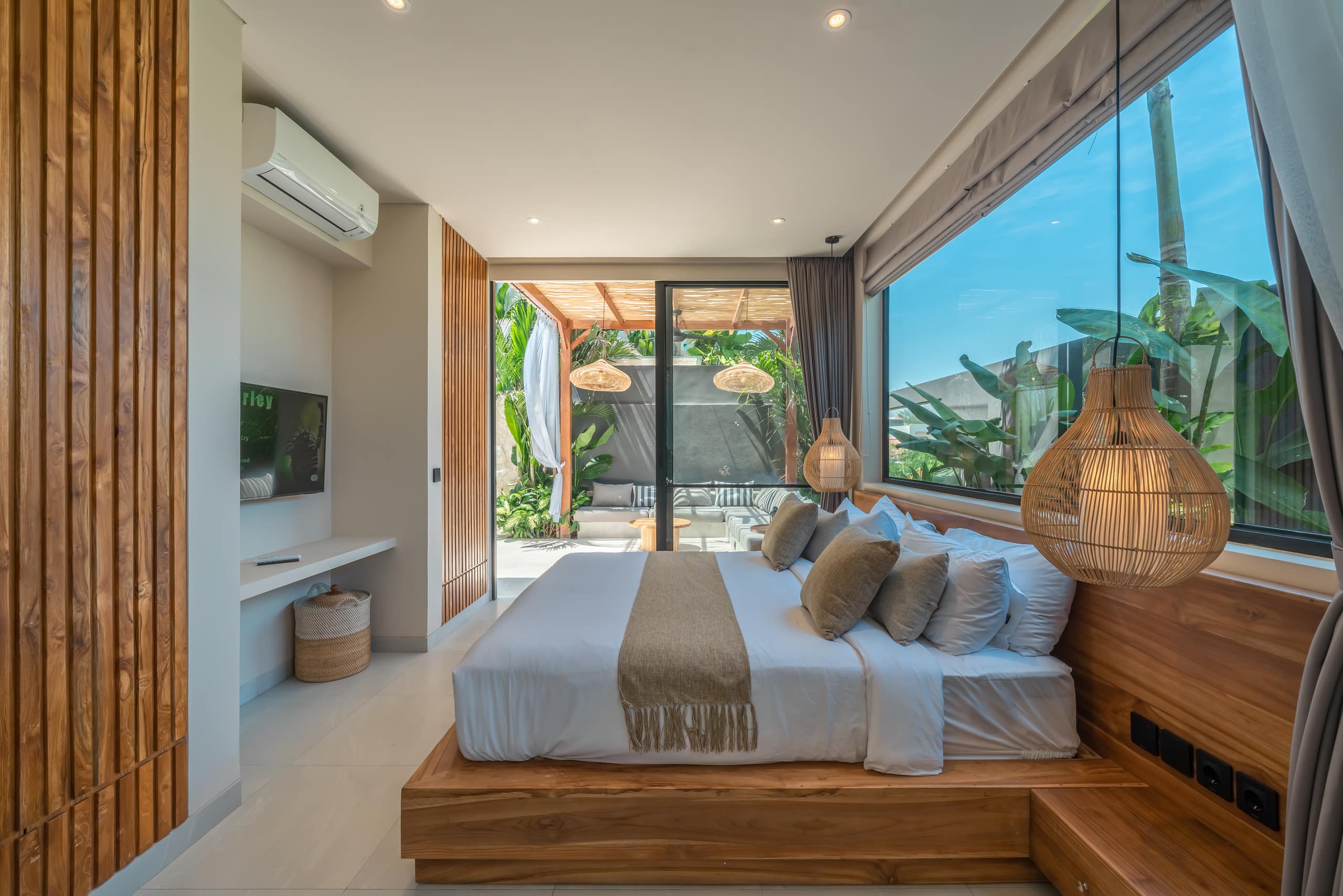 Trendy 2BR Villa with Upscale Charm in Pererenan! 27