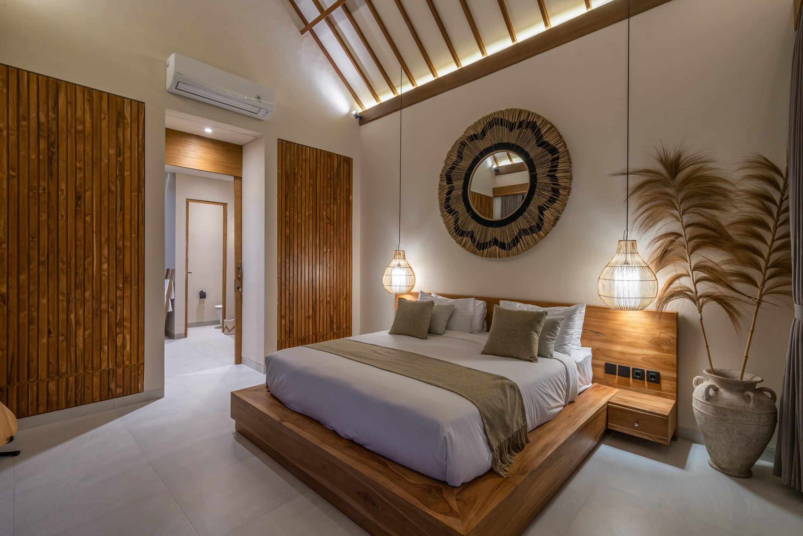 Trendy 2BR Villa with Upscale Charm in Pererenan! 37